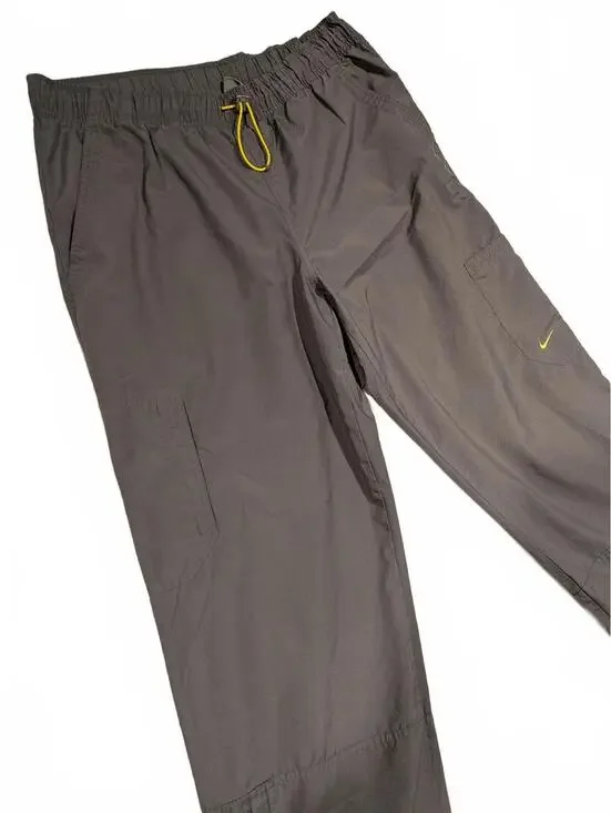 Nike Gray Lightweight Cargo Training Pants Yellow Swoosh Zip Mens Large - Picture 2 of 10